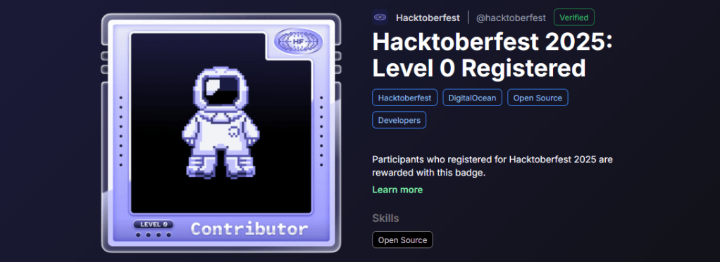 Print de tela do Holopin com a badge de cadastro no evento. Um icone de astronauta e algumas informações ao lado do icone: Hacktoberfest 2025 Level 0 Registered.